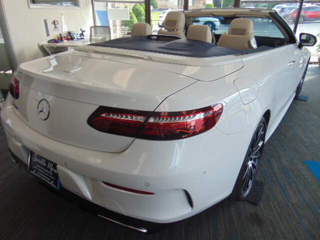  2023 Mercedes-Benz E-450 Image: 9