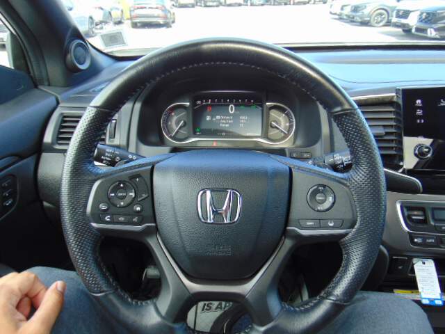  2023 Honda Passport Image: 8