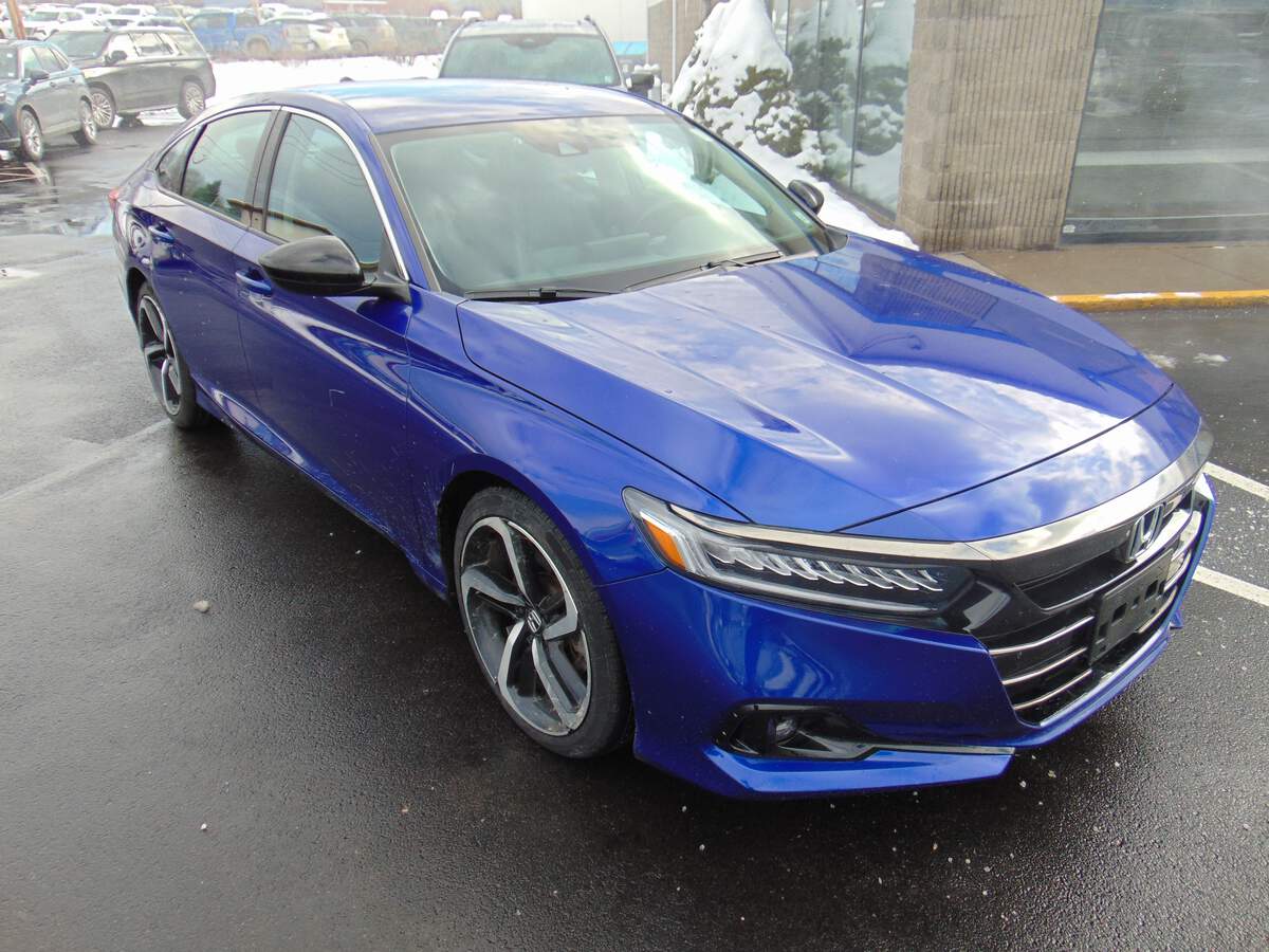  2022 Honda Accord Image: 0