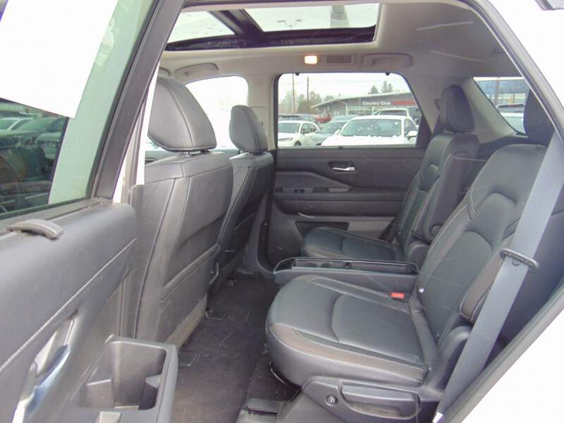  2022 Nissan Pathfinder Image: 9