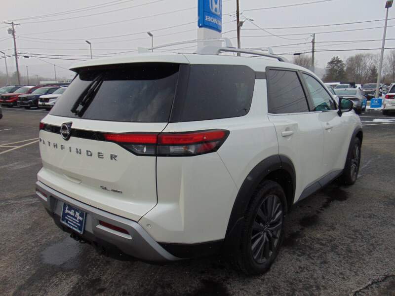  2022 Nissan Pathfinder Image: 4