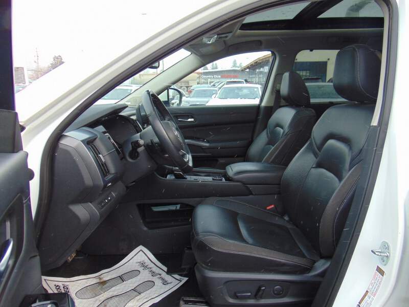  2022 Nissan Pathfinder Image: 8