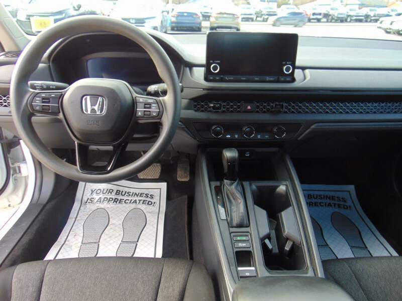  2023 Honda Accord Image: 10