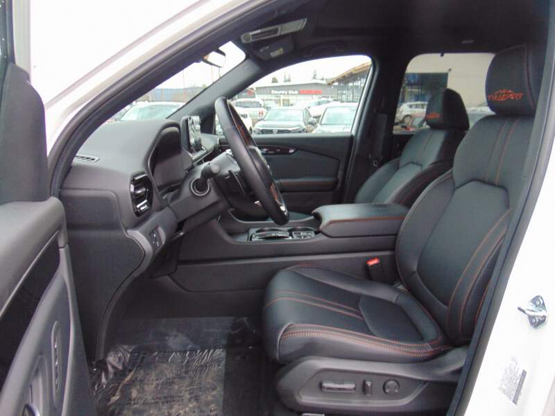  2025 Honda Pilot Image: 8